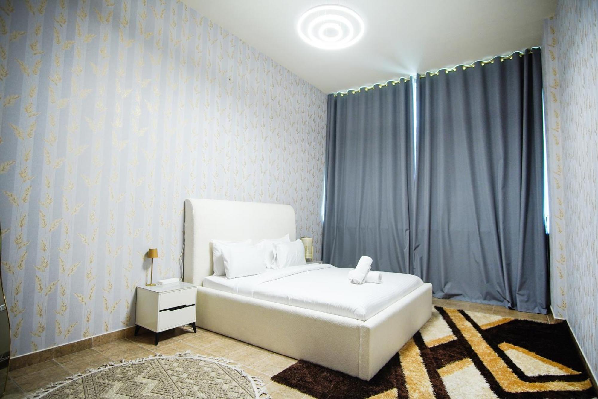 High Class 1Bhk Business Bay Marasi Drive Dubai Apartment *